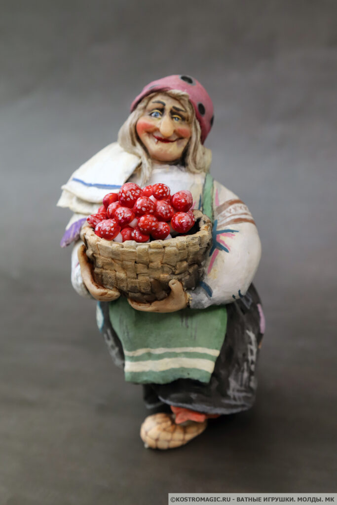 Ватная елочная игрушка "Яга с мухаморами" - елочная игрушка, елочные игрушки, клейстер, крашеная вата, льняная вата Фото 5 - Ватные елочные игрушки. Герои из сказок Ватная елочная игрушка "Яга с мухаморами",